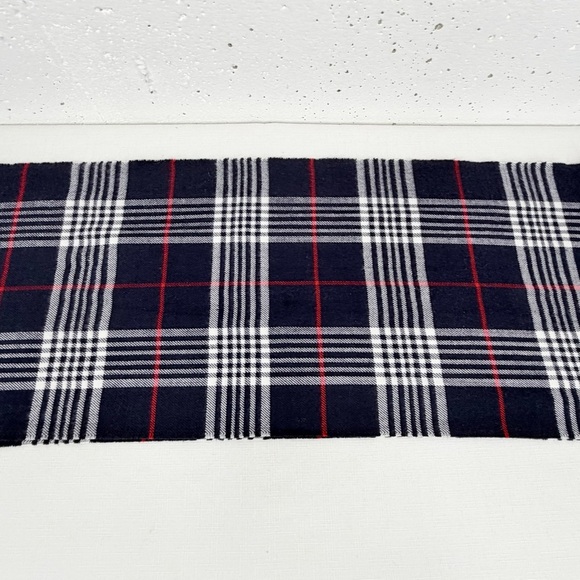Made in Scotland Cashmere Navy Blue White Red Fringe Scarf 13.5 x 68” - Picture 6 of 12